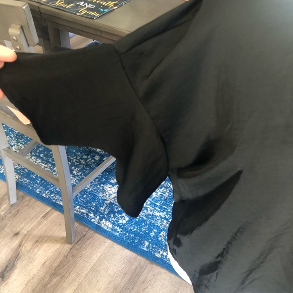 Linen Ruffle Sleeve Blouse - Picture 3 of 5